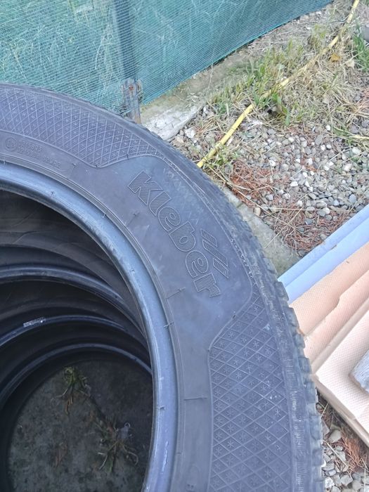 Vând urgent cauciucuri