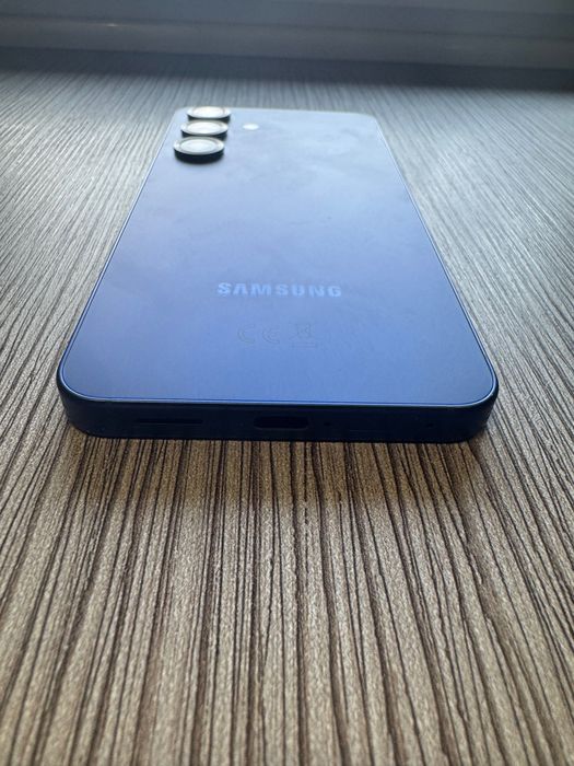 Като нов! Samsung galaxy s25