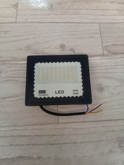 Срочно продам светильники