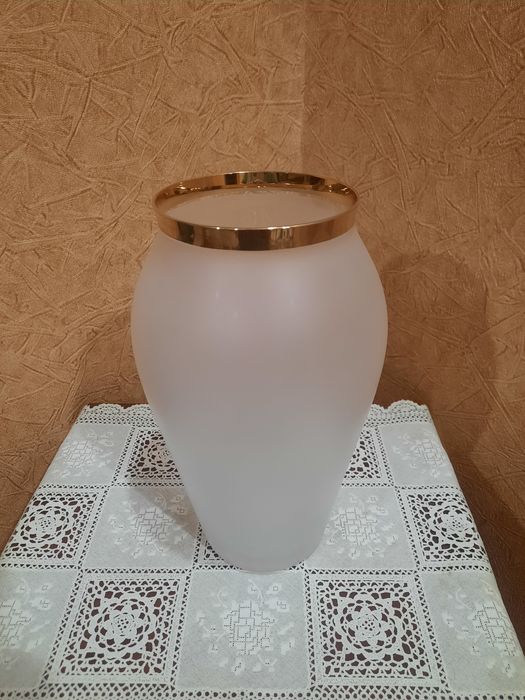 Большая эксклюзивная ваза "BOHEMIA" Чехословакия,  хрустальное матовое