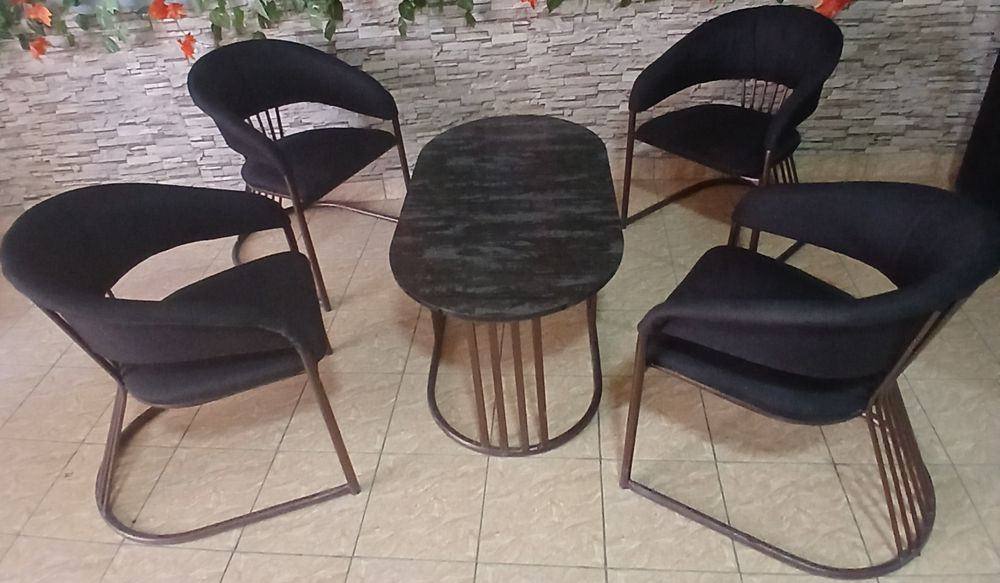 Srochna Stol stul 4 kishilik myaxki sotiladi