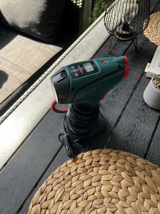 Pistol / pompa umflare roti auto sau uz casnic