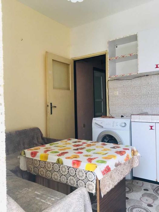 Дава се под наем Едностаен апартамент в Бургас, Изгрев - 49 кв.м за 153 € - Снимка #1