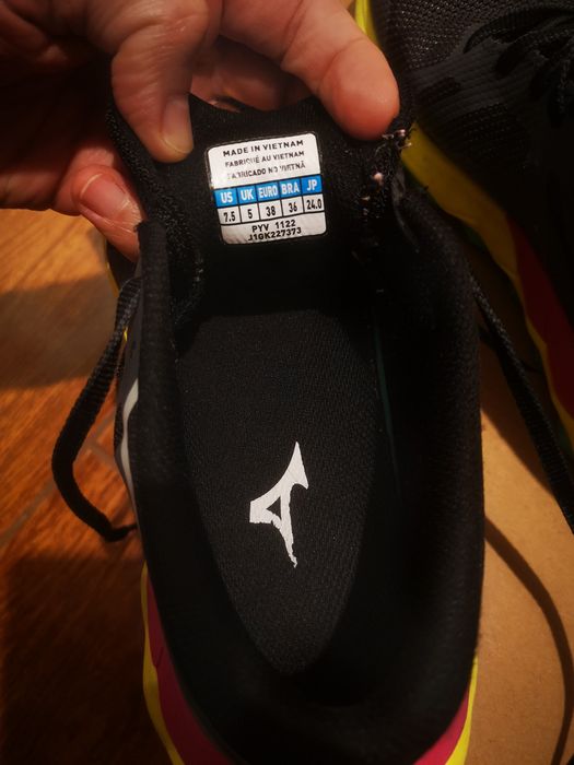 Pantofi sport adidași Mizuno ibuki 4 mărime 38 24 cm