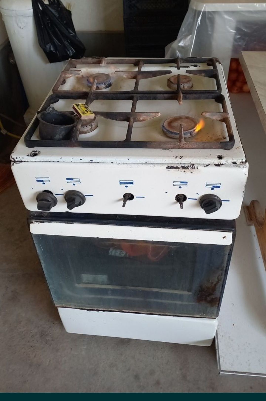 Gaz plita sotiladi. Xolati yaxwi.