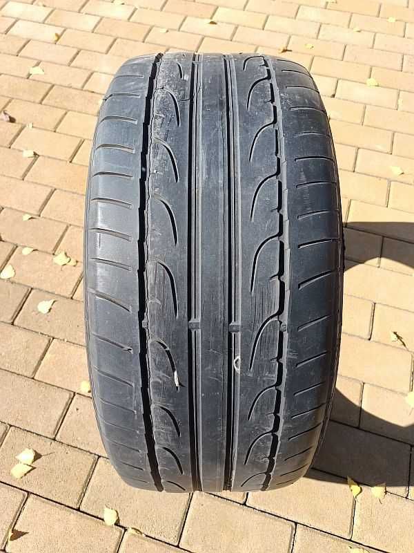 ОДНА шина 235/45 R17 - "Dunlop SP Sport Maxx" (Германия), летняя.