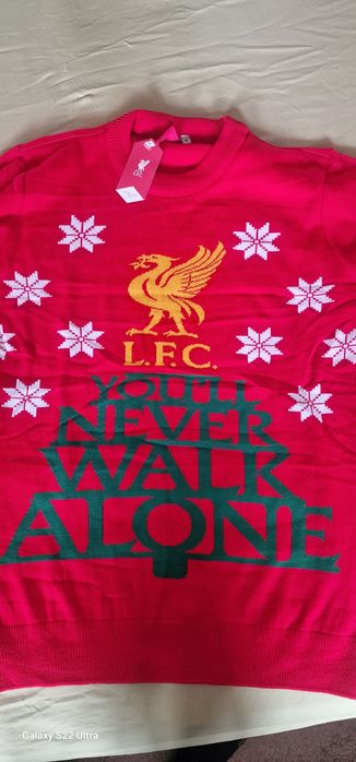 Фанелка на фк Ливърпул коледна.