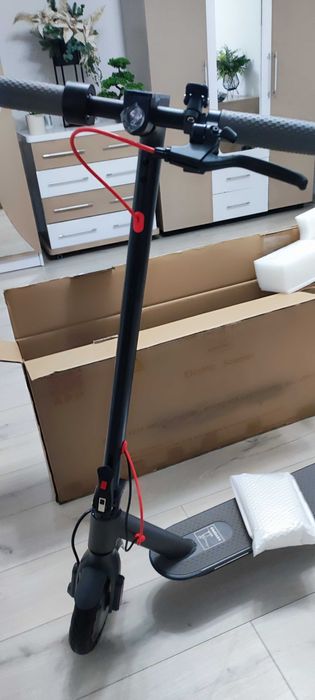 Trotineta electrica noua 0km AovoPro ver 10.5Ah cu autonomie extinsa