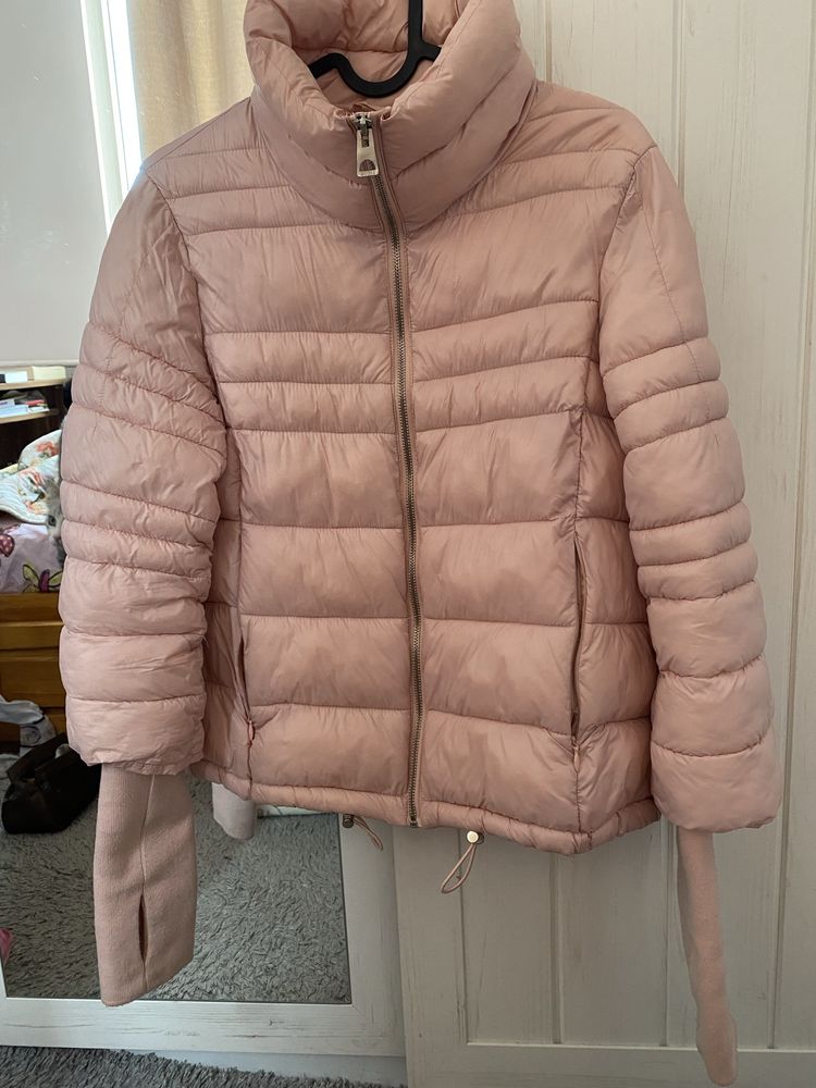Розово зимно яке на guess