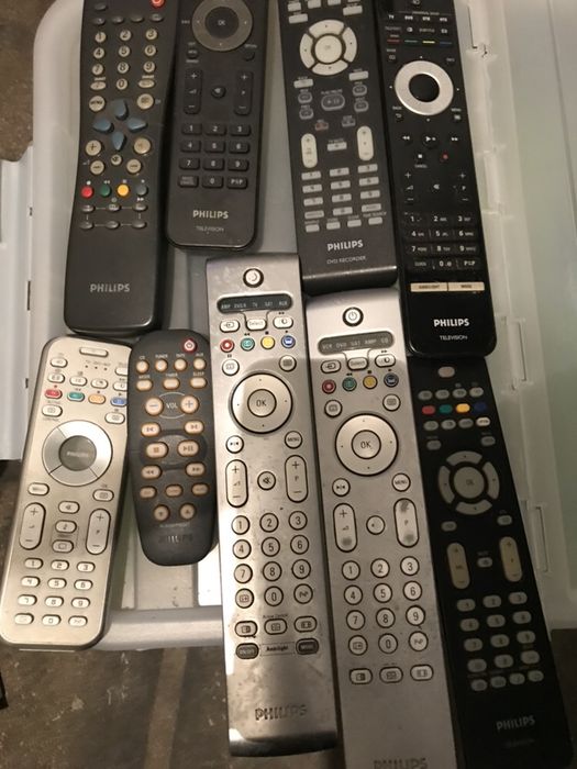 Vand telecomenzi televizor philips,sony samsung
