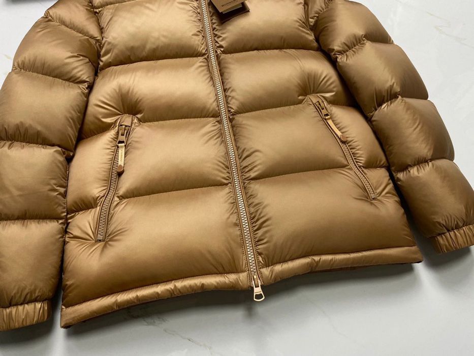 Geaca Burberry , calitate premium , pe comanda , noua , M