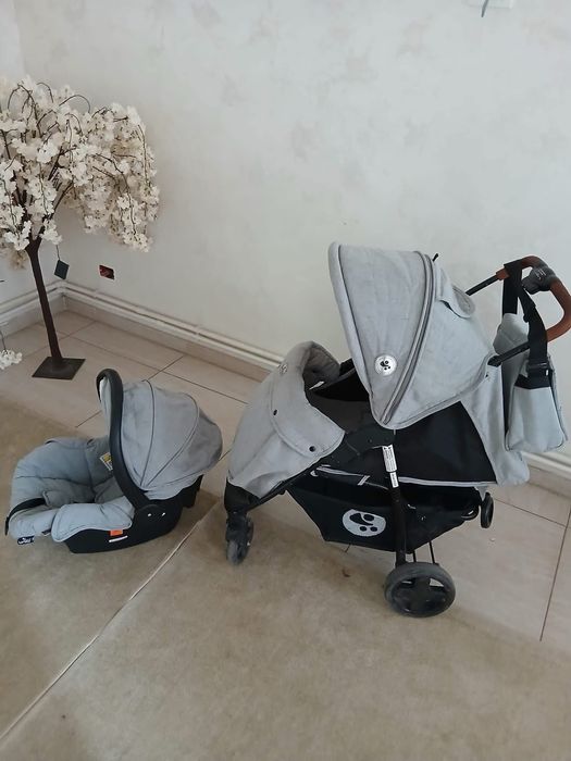 Vand carucior in stare buna