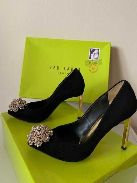 Елегантни обувки от естествен велур на марката Ted Baker