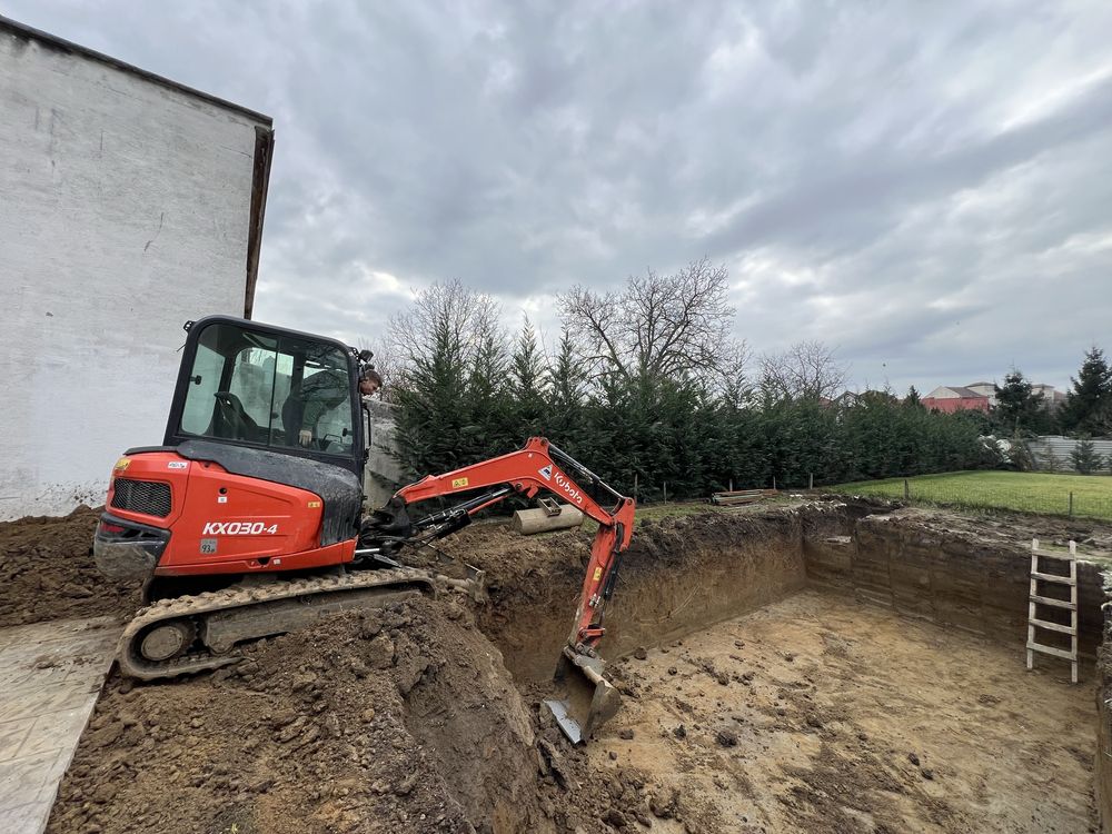 Închiriez Miniexcavator de 3 tone nou,Buldoexcavator!