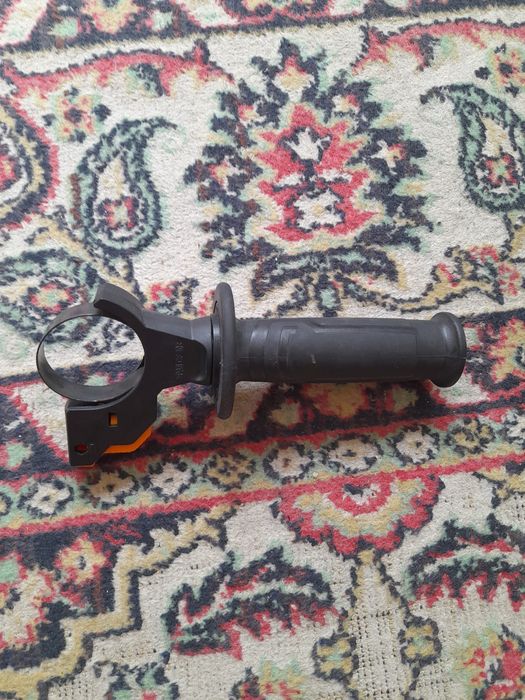 Срочно. Новая ручка для перфоратора,1шт