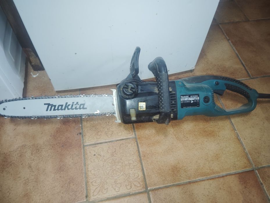 Drujbă electrică Makita