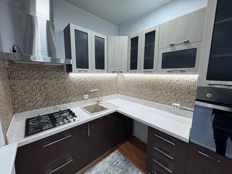 Продажа 4х комтнатной квартиры на М.Космонавты ,улица Юнус Раджаби