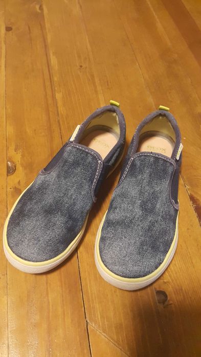 Детски обувки Geox номер 28