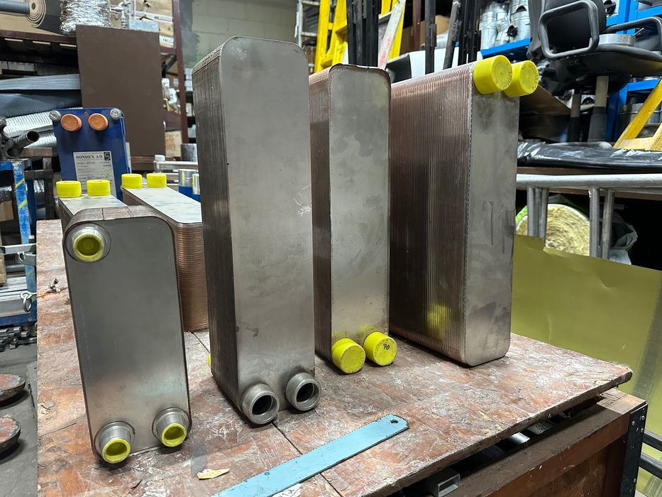 Топлообменници(споени) налични,чисто нови,едноходови PN30 bar.