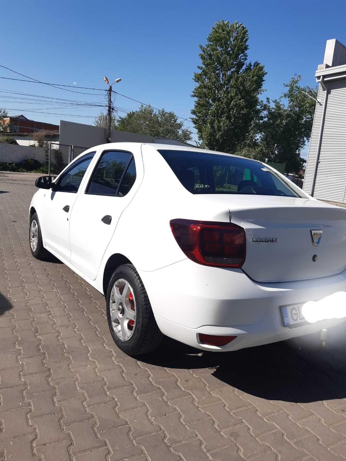 Vând Dacia Logan
