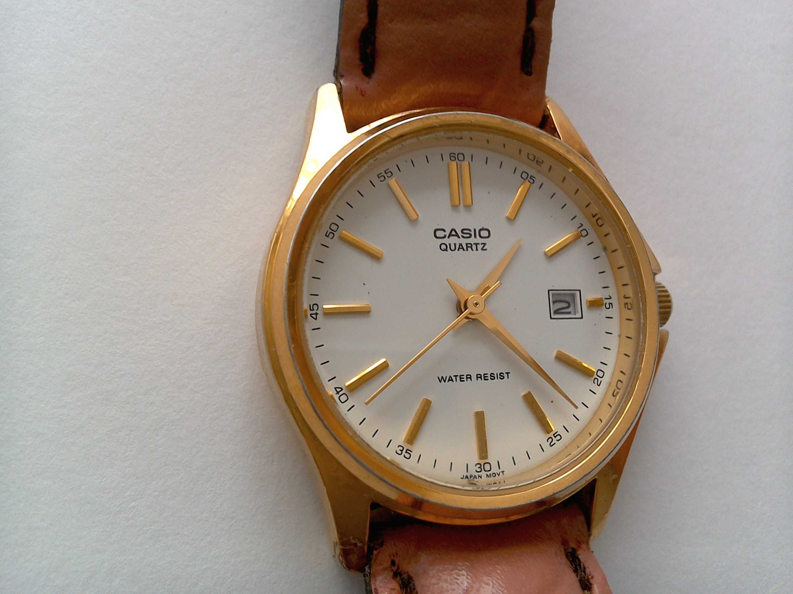 Ceas Casio, original, placat aur, dată, safir, quartz - 30 mm cc