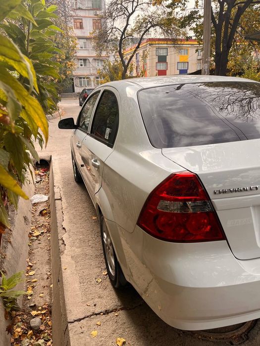 Нексия 3 автомат бежевый салон