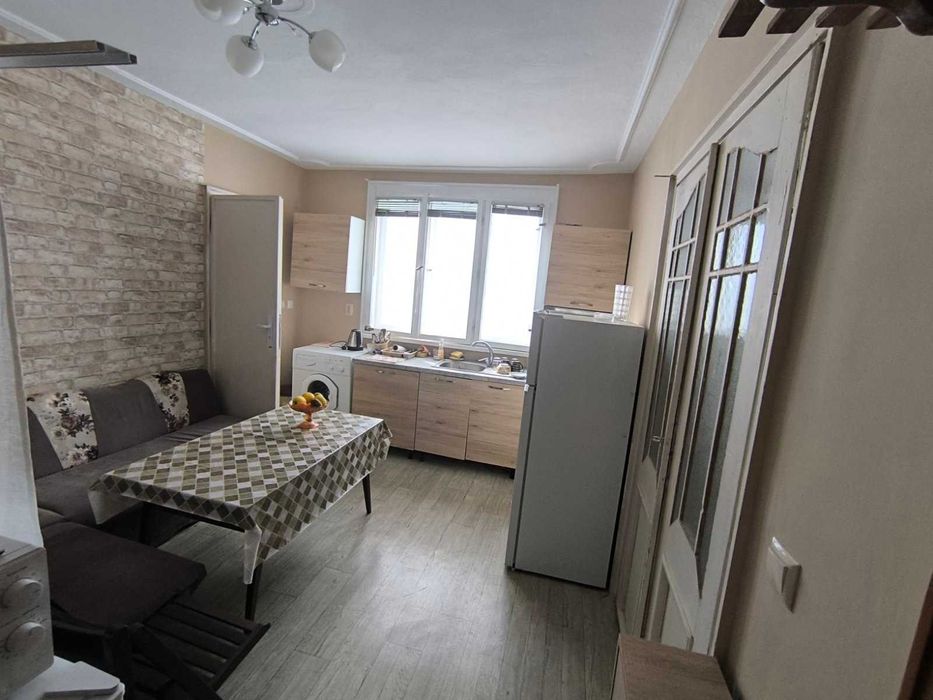 Дава се под наем Тристаен апартамент в Бургас, Център - 80 кв.м за 367.2 € - Снимка #5