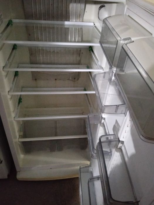 Xolodilnik sotiladii srochna