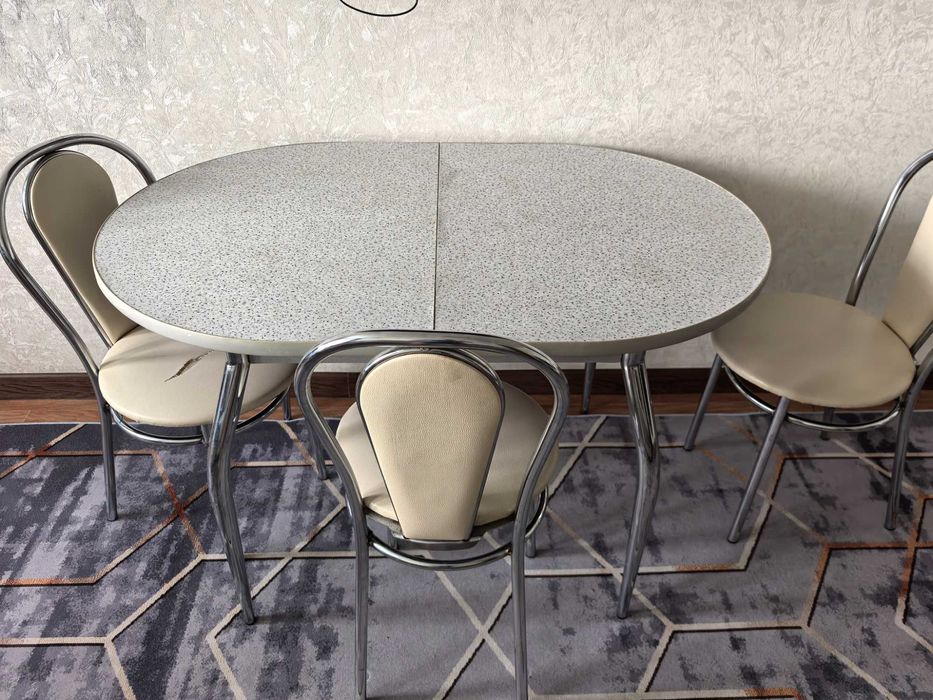 Продам стол со стульями