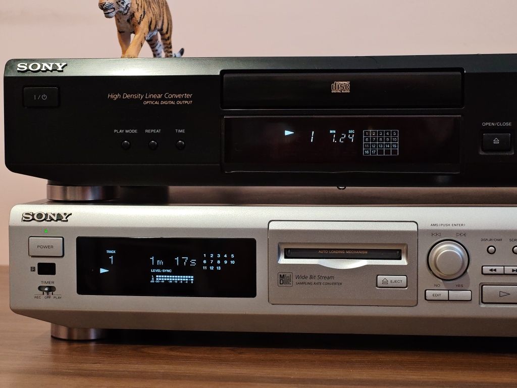 Sony CDP-XE220. Cd player superb. Atenție la anunț. Preț fix !