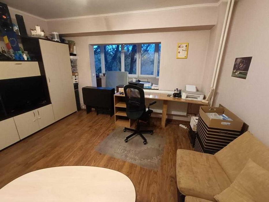 Inchiriere apartament 3 camere decomandat Calea Crangasi (parc/lac)