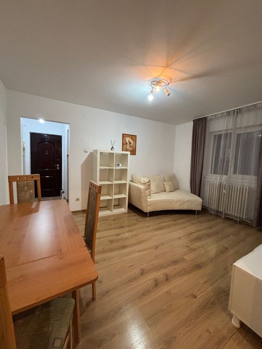 Inchiriez apartamant