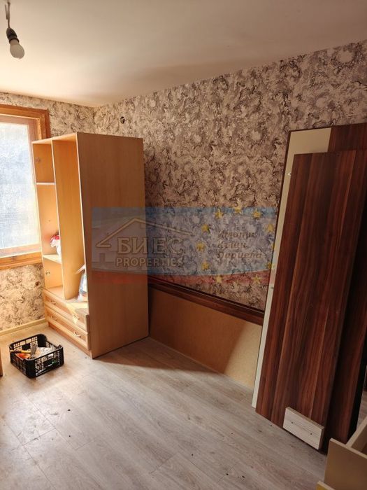 Продава се Къща в с. Углярци, Област Перник - 260 кв.м за 366 €/кв.м - Снимка #10