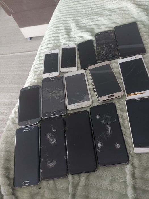 Lot telefoane pt piese