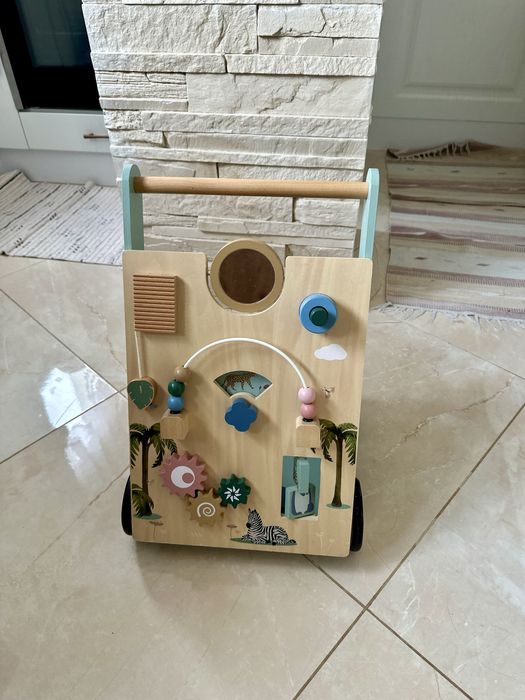 Дървена проходилка нова