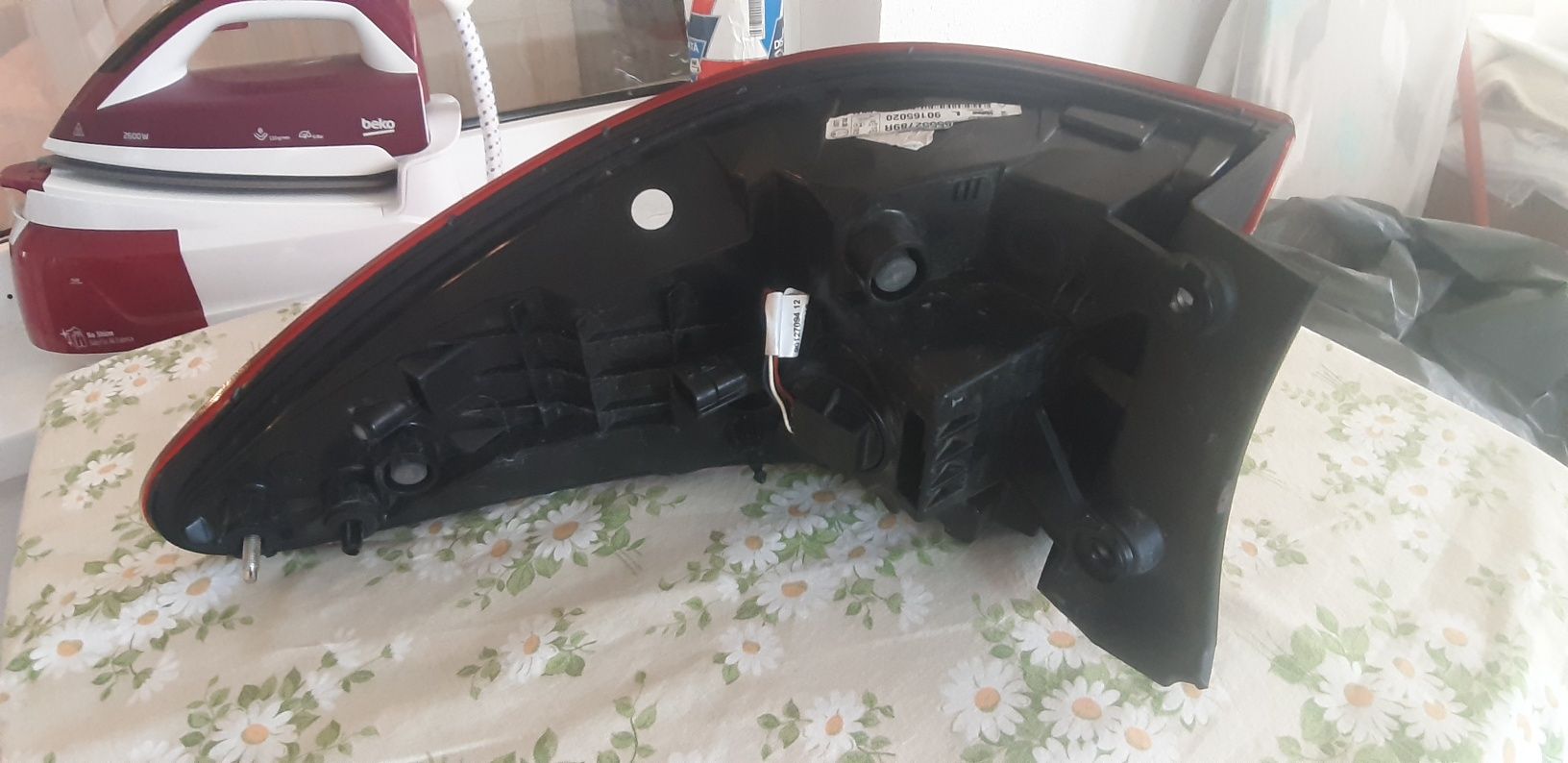 Lampă stânga stop frână  Renault Kadjar cu defect lumină frână