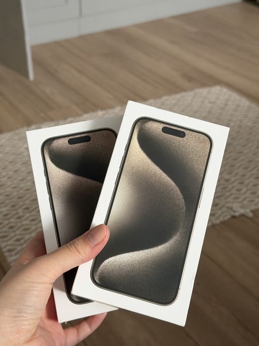 Две оригинальные коробки от Iphone 15 pro 256 natural titanium