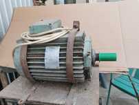 Vând motor 220 /380