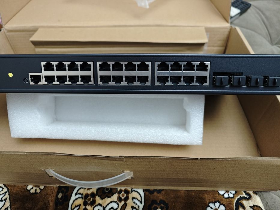 Коммутатор ZX-SWG20244S