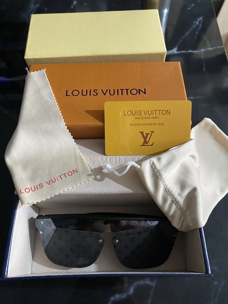 Очила Louis Vuitton черни – с кутия и всички аксесоари