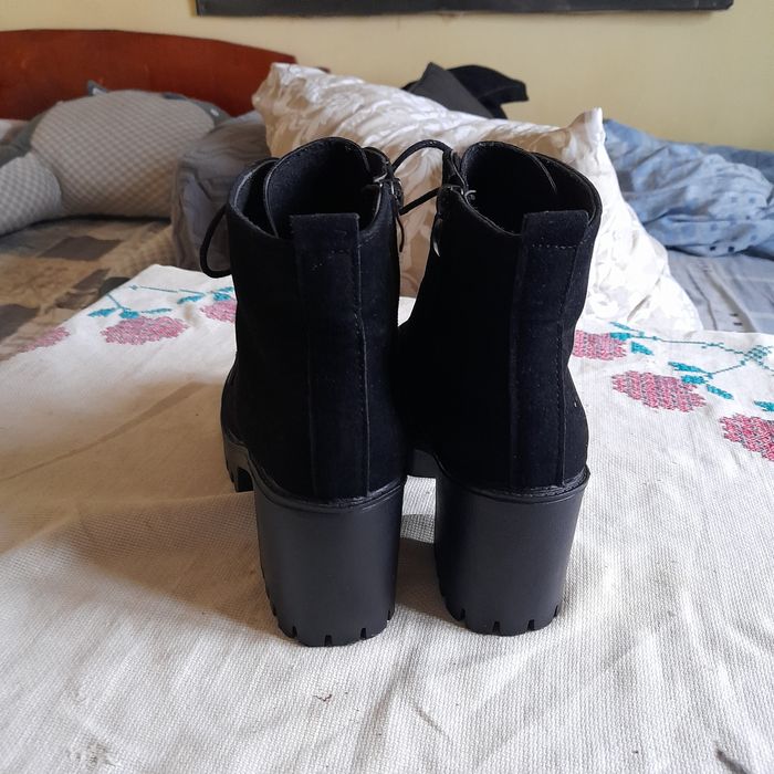 Дамски зимни обувки - боти