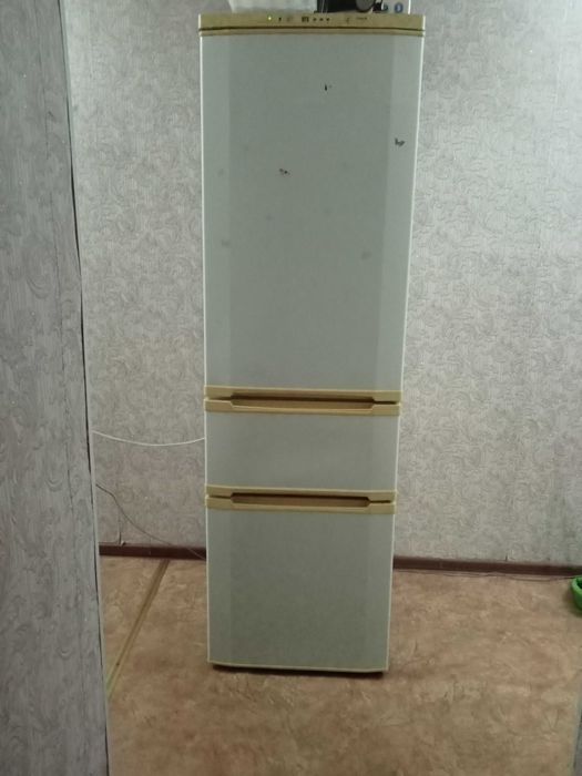 Продам холодильник