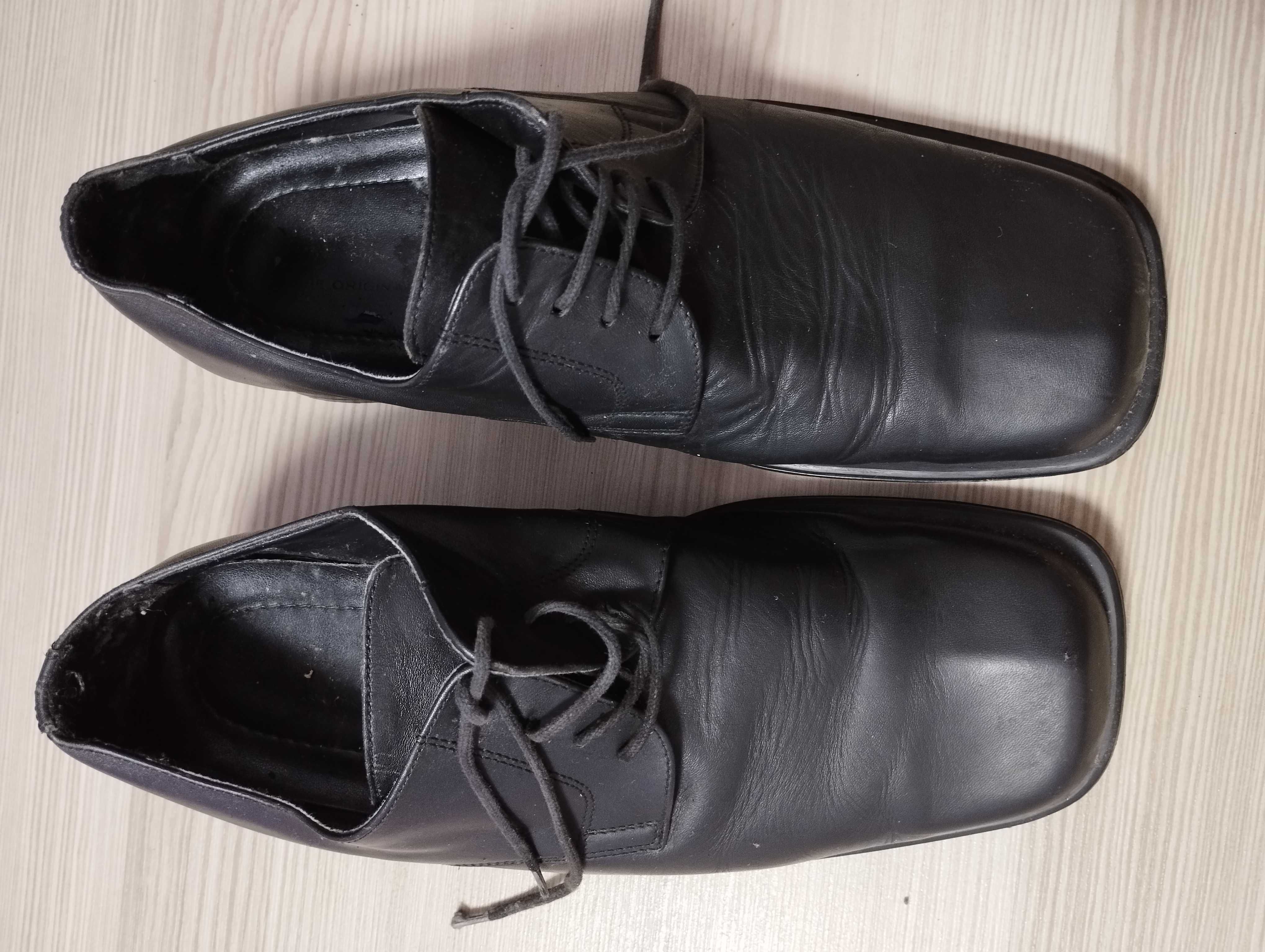 Pantofi negri bărbați