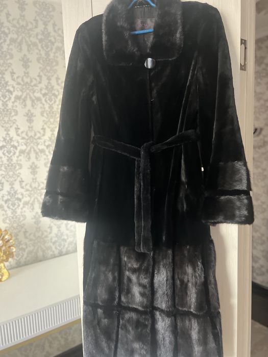 Шуба красия, черня размер 46, стриженная норка