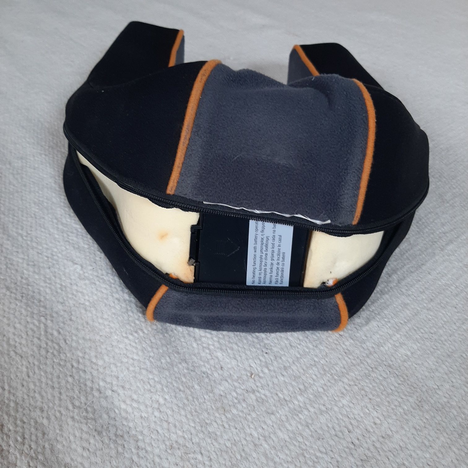 Aparat de masaj cervical portabil, electric, cu incalzire