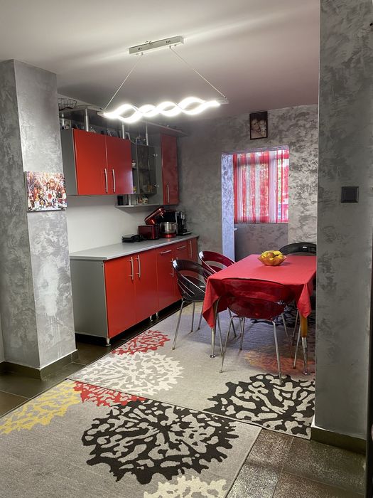 Vand apartament 3 camere zona Palat De Justitie