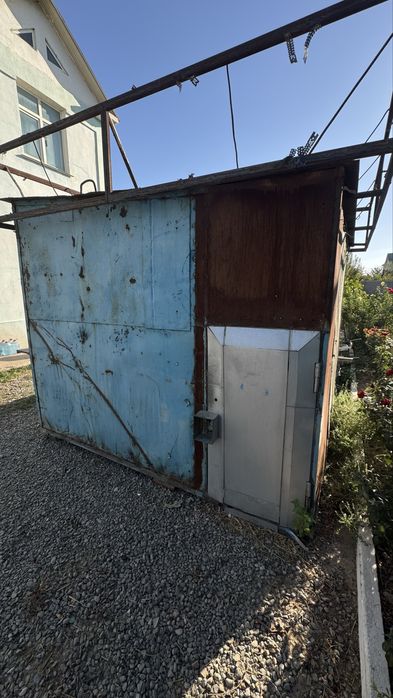 Продаеться Бутик Железный 3,5*3,5 Алюминовые Окна