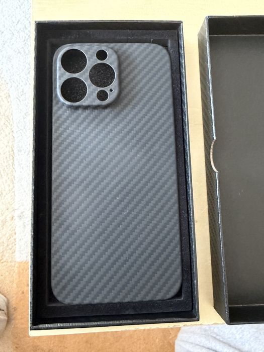 Iphone 16 pro max кейс