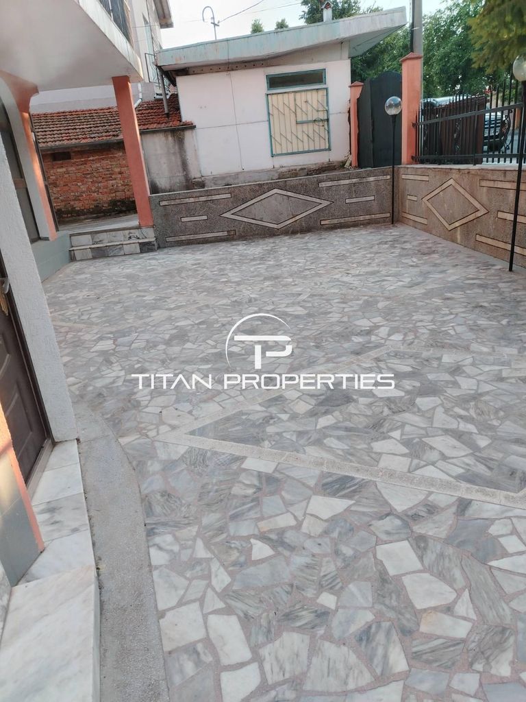 Продава се Етаж от къща в Бургас, Ветрен - 252 кв.м за 913 €/кв.м - Снимка #2