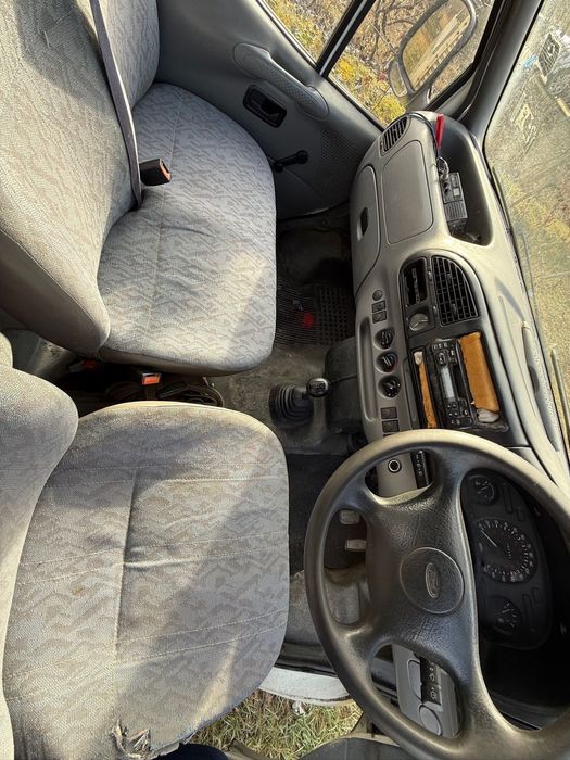 Vând camionetă utilitară ford transit